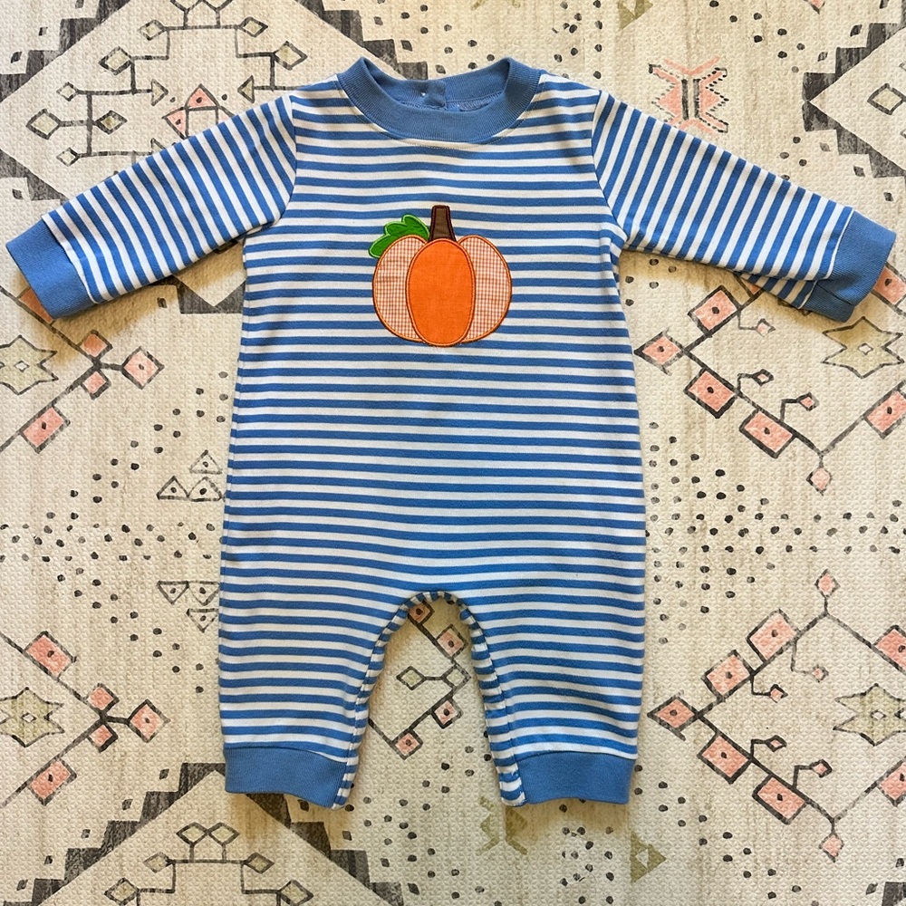 Claire & Charlie long sleeve striped romper 💙🤍🧡 9M